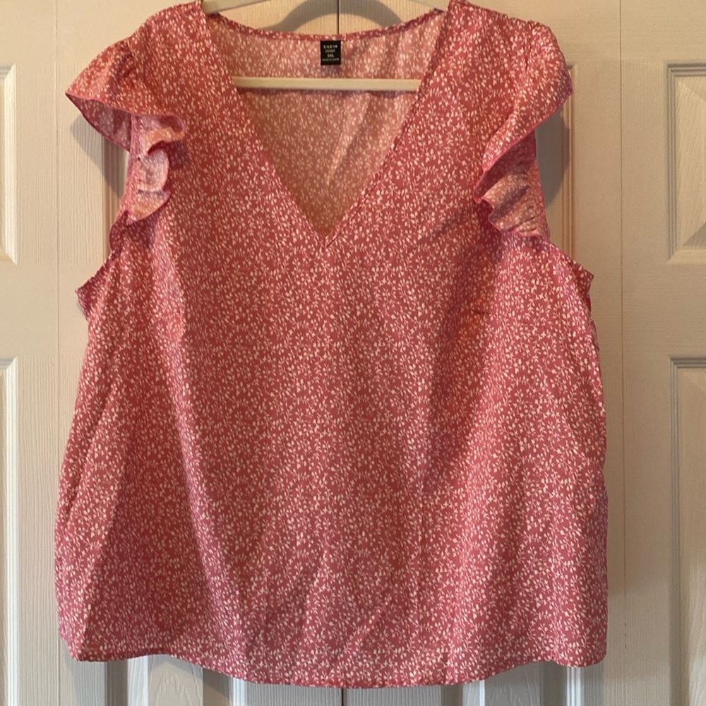 Flutter Sleeve Ditsy Floral Top